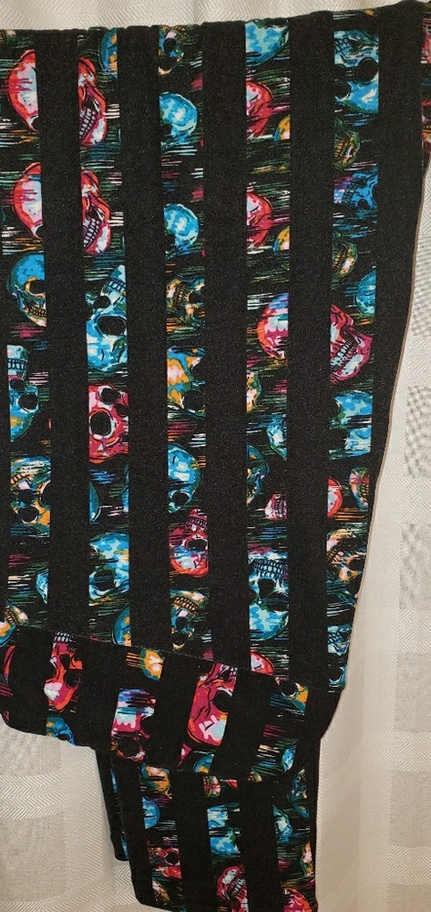Lularoe TC2 Skull Leggings